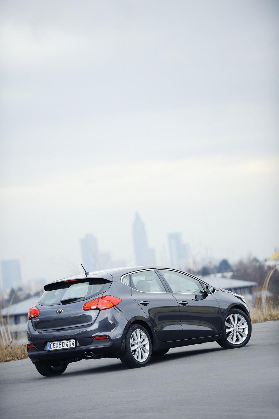  Kia cee&rsquo;d 2012 года  (фото 7 из 72)